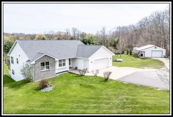 $525,000 | E7420 Stage Road, New London, WI 54961