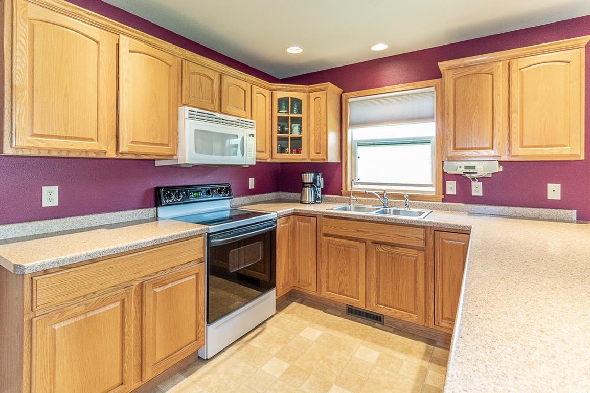 E7420 Stage Road New London, WI 54961 - Photo 6 of 60