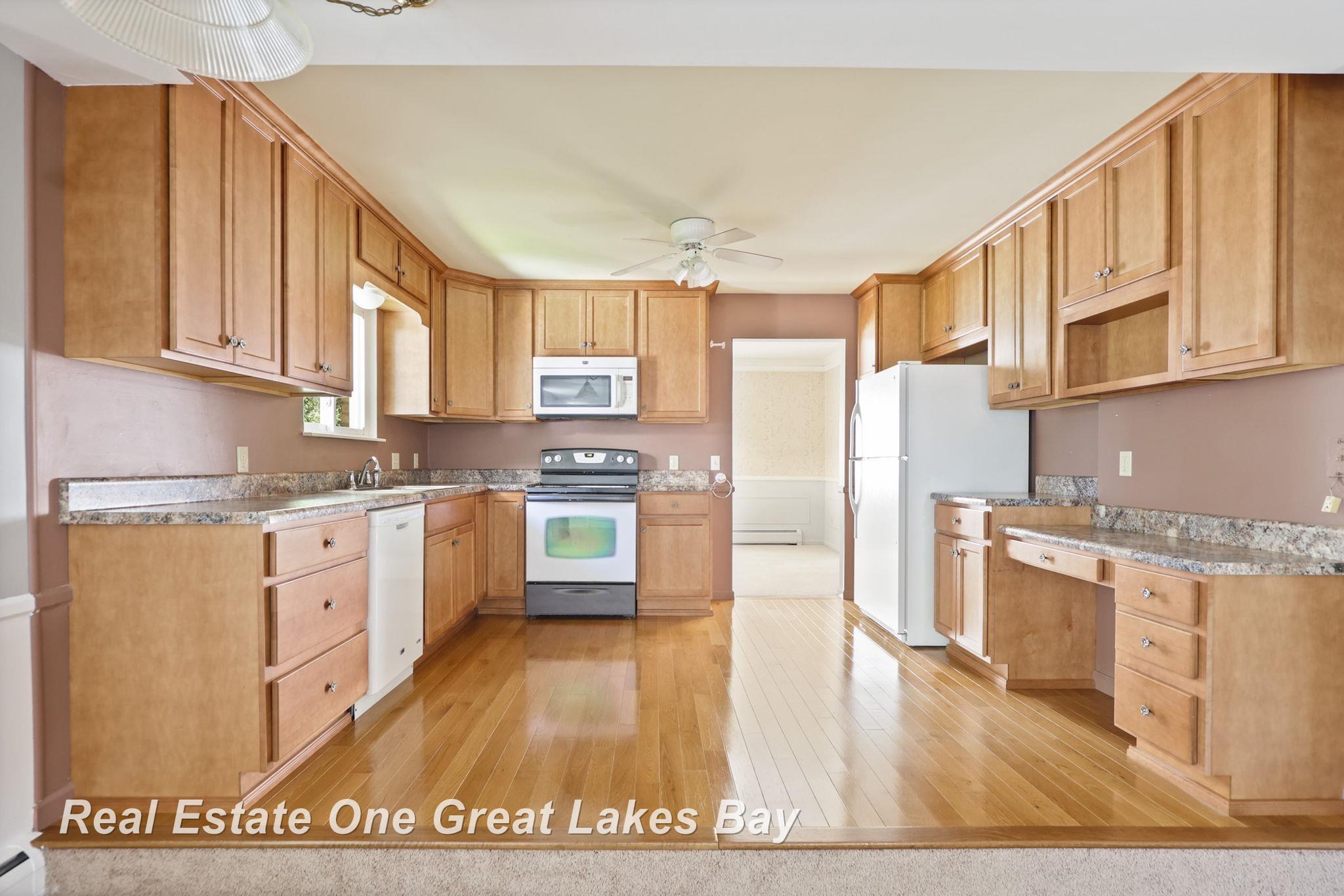 8036 Ohern Road Saginaw, MI 48609 - Photo 14 of 48 50151571-f0f1721d-079a-4b39-9a54-9c8cebacd9be.JPG