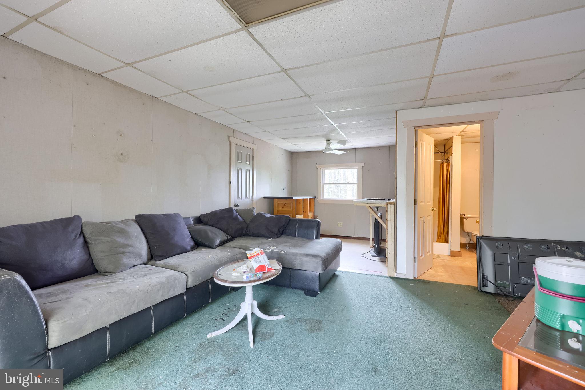 171 Fox Hollow Road Pequea, PA 17565 - Photo 24 of 28 Spacious room with potential charm.