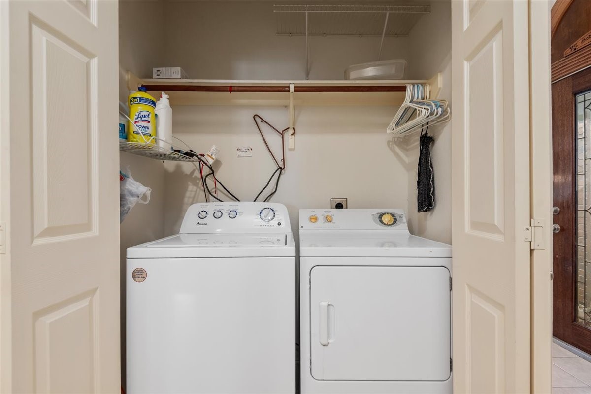 2919 Crescent Star Road Spring, TX 77388 - Photo 27 of 39 washer and dryer are included