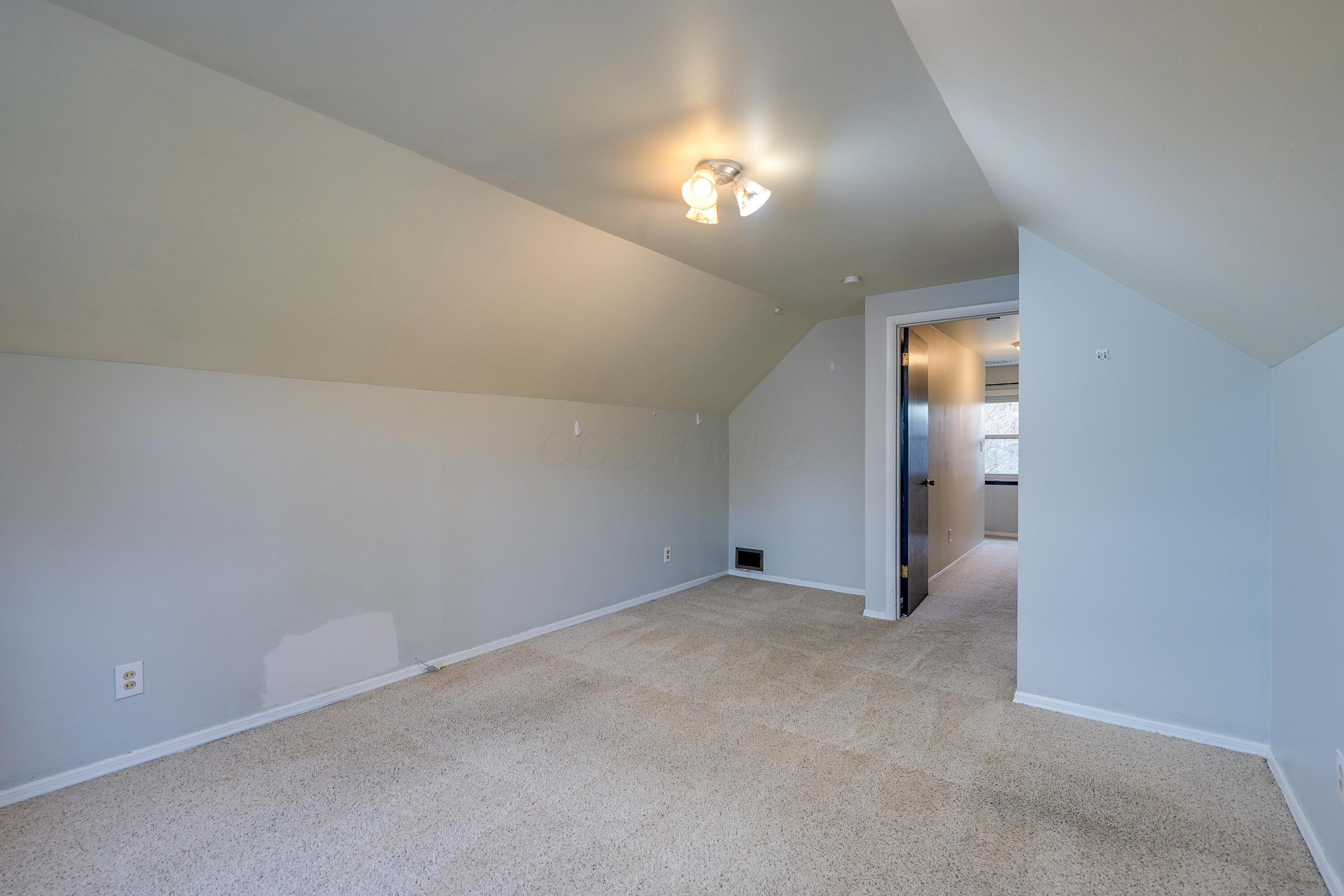 4250 Cody Road Columbus, OH 43224 - Photo 24 of 43 4250 Cody Rd Columbus OH 43224 USA-030-0