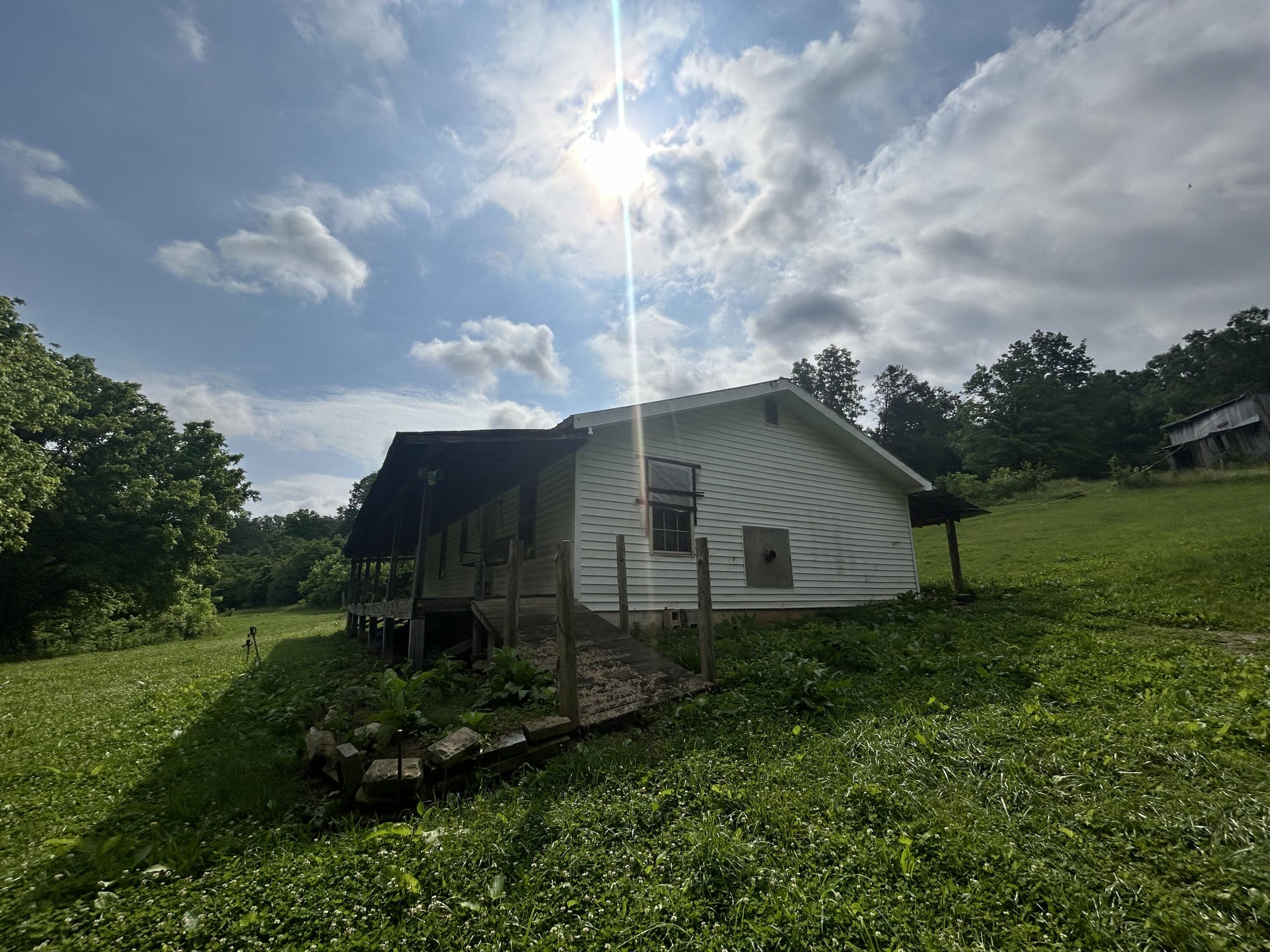 357 Sizemore Road Monticello, KY 42633 - Photo 2 of 50 Exterior