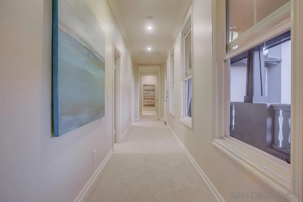 7535 Circulo Sequoia Carlsbad, CA 92009 - Photo 25 of 57 a view of a hallway