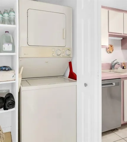 $2,800 | 656 Windrush Bay Drive, Unit 656, Tarpon Springs, FL 34689