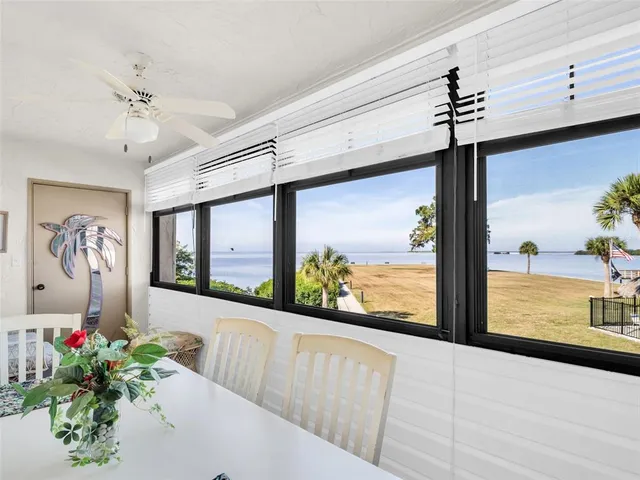 $2,800 | 656 Windrush Bay Drive, Unit 656, Tarpon Springs, FL 34689