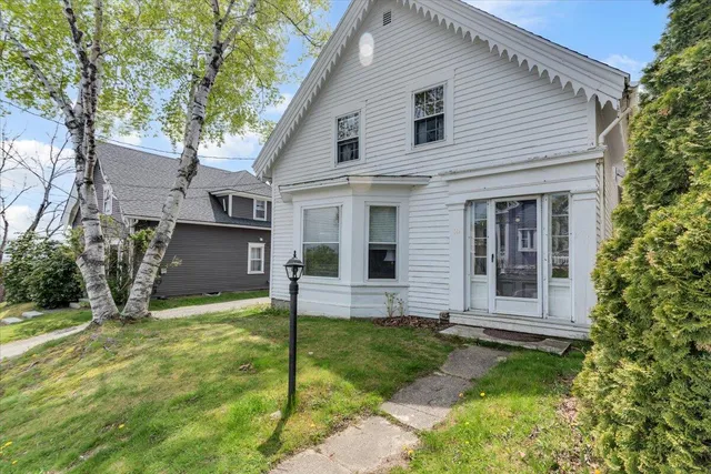 $640,000 | 10 Green Street, Castine, ME 04421