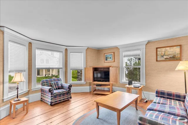 $640,000 | 10 Green Street, Castine, ME 04421