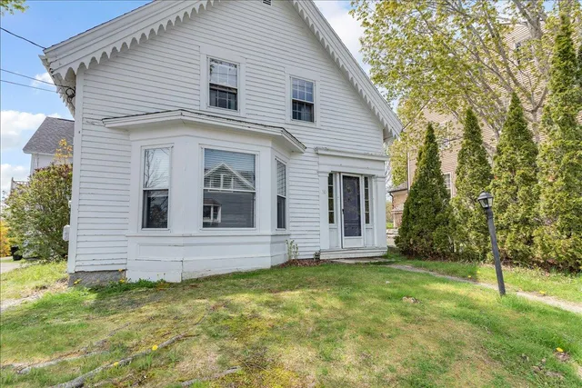 $640,000 | 10 Green Street, Castine, ME 04421
