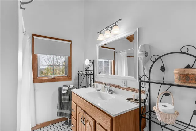 $640,000 | 10 Green Street, Castine, ME 04421