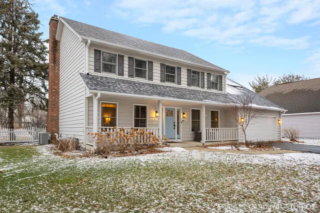 $700,000 | 625 Buttonwood Circle, Naperville, IL 60540