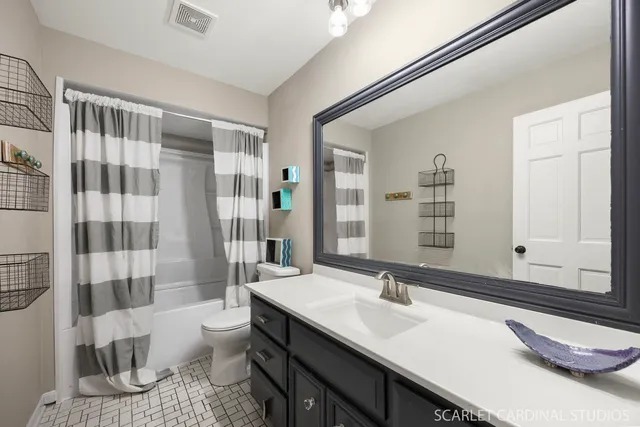 $700,000 | 625 Buttonwood Circle, Naperville, IL 60540