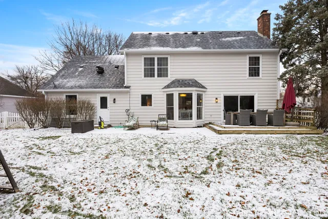 $700,000 | 625 Buttonwood Circle, Naperville, IL 60540