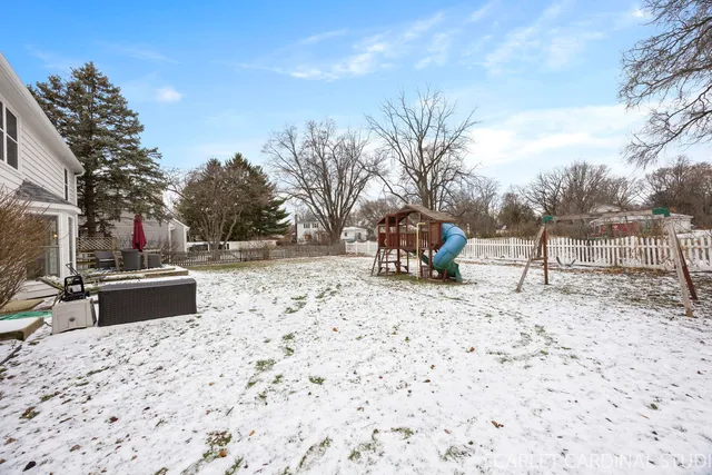 $700,000 | 625 Buttonwood Circle, Naperville, IL 60540