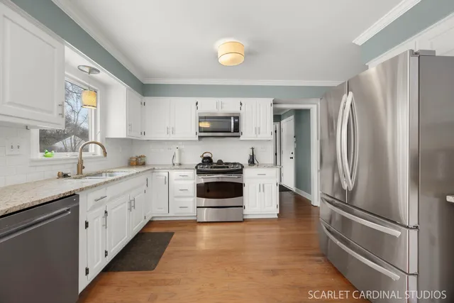 $700,000 | 625 Buttonwood Circle, Naperville, IL 60540