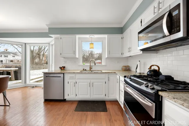 $700,000 | 625 Buttonwood Circle, Naperville, IL 60540