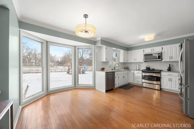 $700,000 | 625 Buttonwood Circle, Naperville, IL 60540