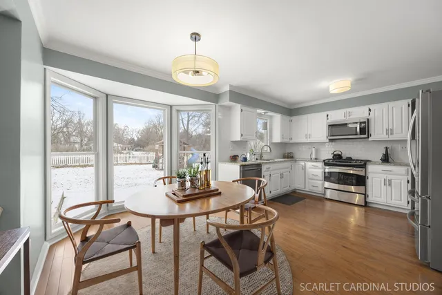 $700,000 | 625 Buttonwood Circle, Naperville, IL 60540