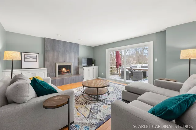 $700,000 | 625 Buttonwood Circle, Naperville, IL 60540