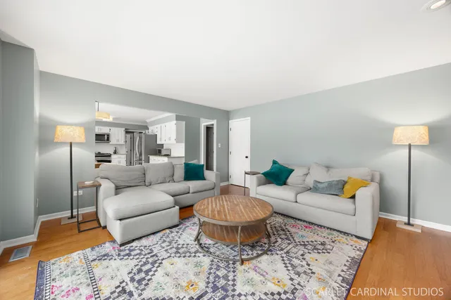 $700,000 | 625 Buttonwood Circle, Naperville, IL 60540