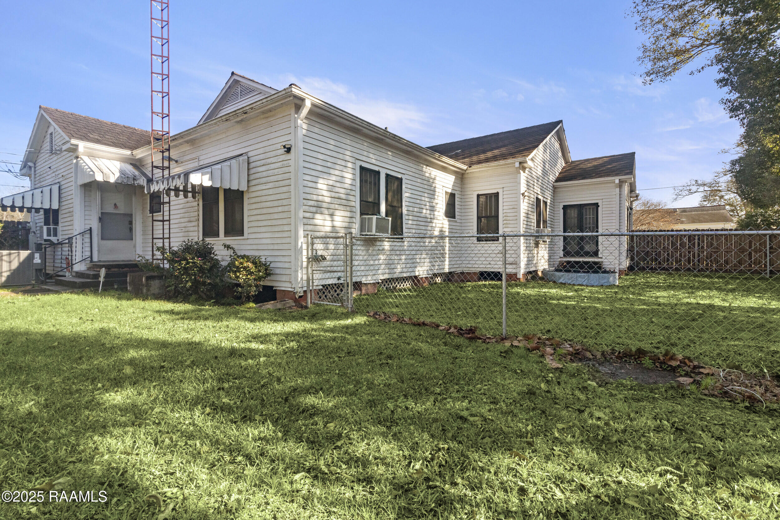 151 North 5th Street Eunice, LA 70535 - Photo 4 of 22 19_img_1352