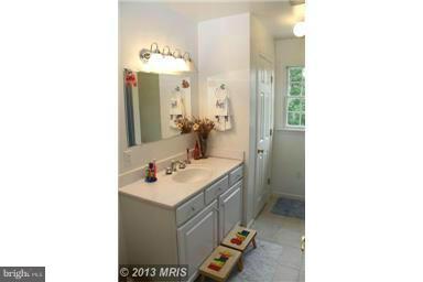 1914 Green Spring Road Winchester, VA 22603 - Photo 14 of 30 2nd story full hall bathroom