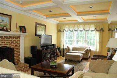 1914 Green Spring Road Winchester, VA 22603 - Photo 6 of 30 Family Room
