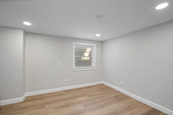 $2,500 | 3751 North Clifton Avenue, Unit CH1, Chicago, IL 60613