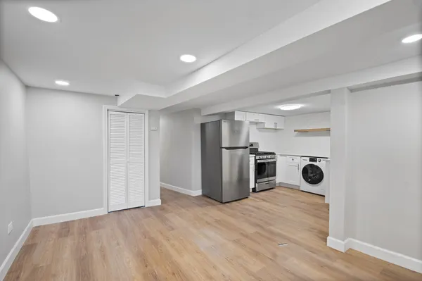 $2,500 | 3751 North Clifton Avenue, Unit CH1, Chicago, IL 60613