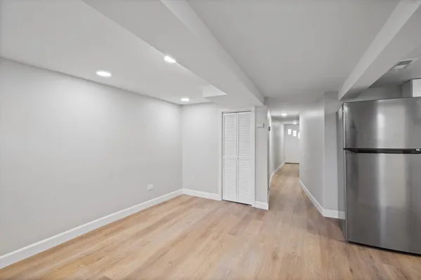 $2,500 | 3751 North Clifton Avenue, Unit CH1, Chicago, IL 60613