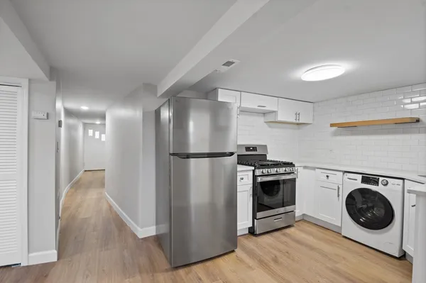 $2,500 | 3751 North Clifton Avenue, Unit CH1, Chicago, IL 60613