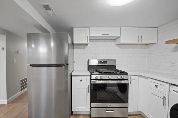 $2,500 | 3751 North Clifton Avenue, Unit CH1, Chicago, IL 60613