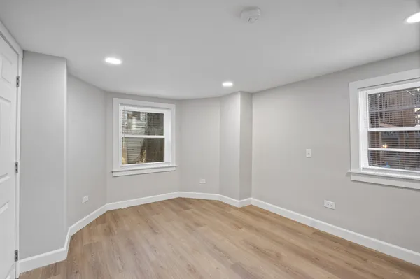 $2,500 | 3751 North Clifton Avenue, Unit CH1, Chicago, IL 60613