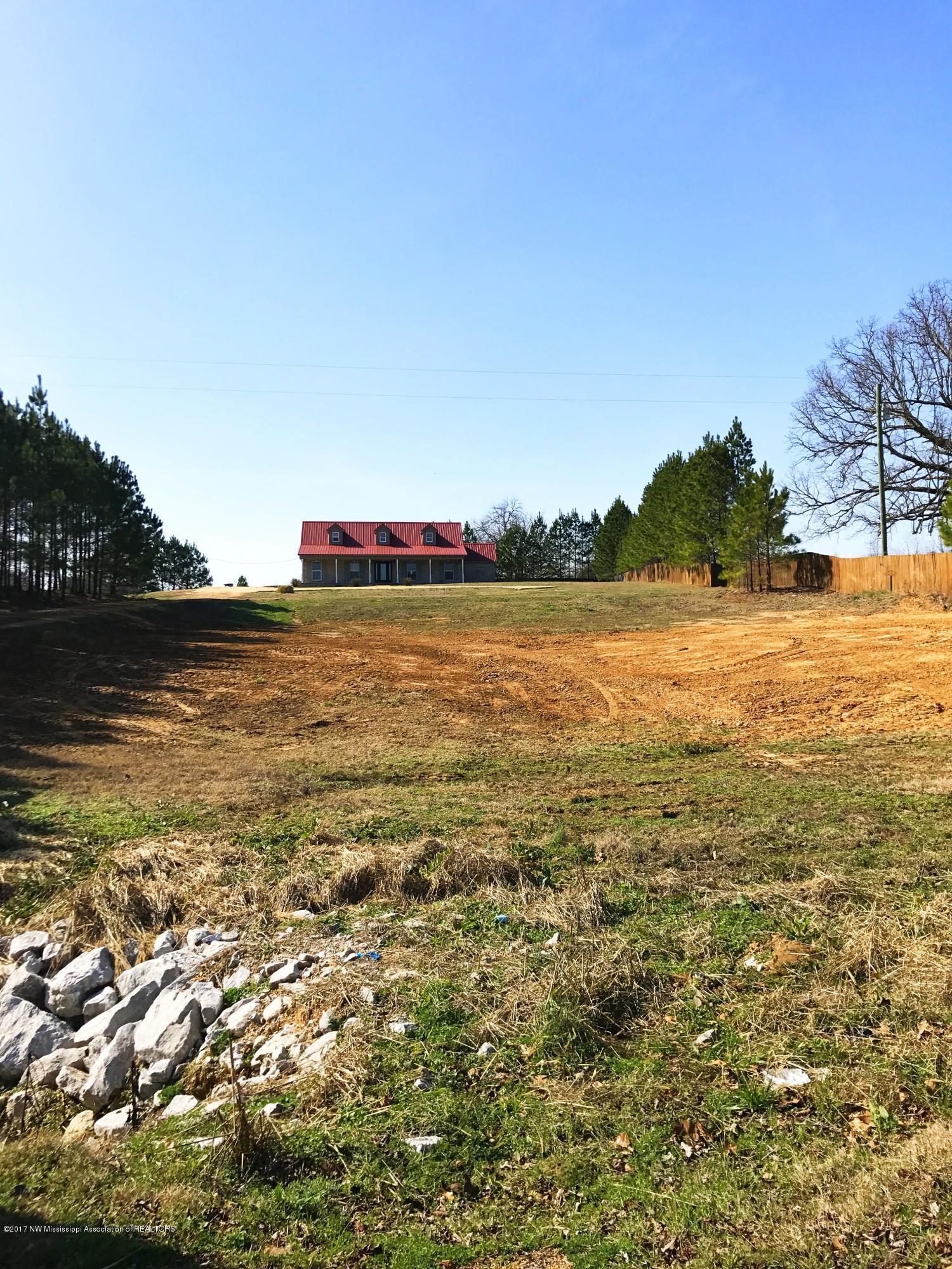 1797 Crouch Road Batesville, MS 38606 - Photo 5 of 45 IMG_2310