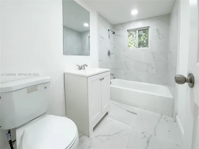 $275,000 | 648 West 10th Street, Riviera Beach, FL 33404