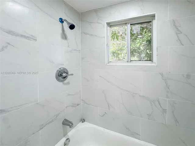 $275,000 | 648 West 10th Street, Riviera Beach, FL 33404