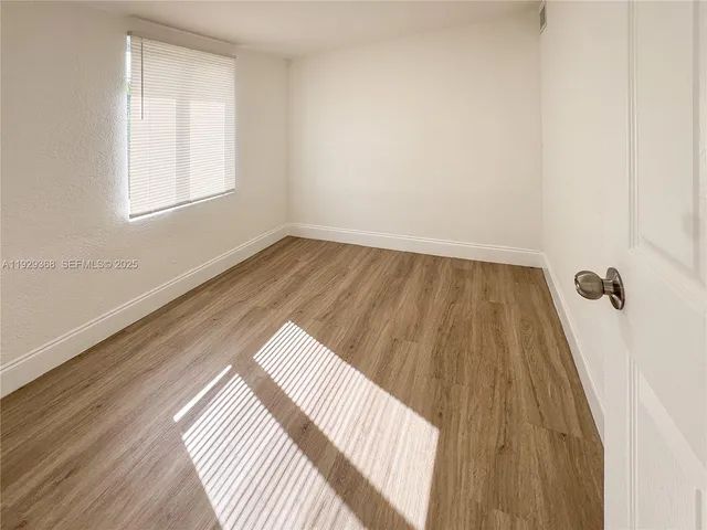 $275,000 | 648 West 10th Street, Riviera Beach, FL 33404