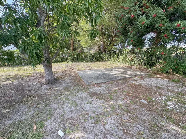 $275,000 | 648 West 10th Street, Riviera Beach, FL 33404