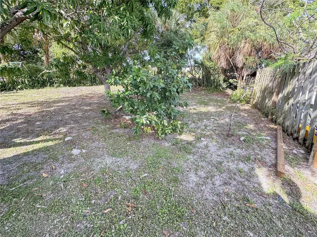 $275,000 | 648 West 10th Street, Riviera Beach, FL 33404
