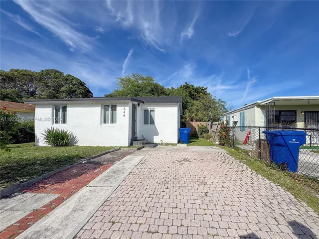 $275,000 | 648 West 10th Street, Riviera Beach, FL 33404