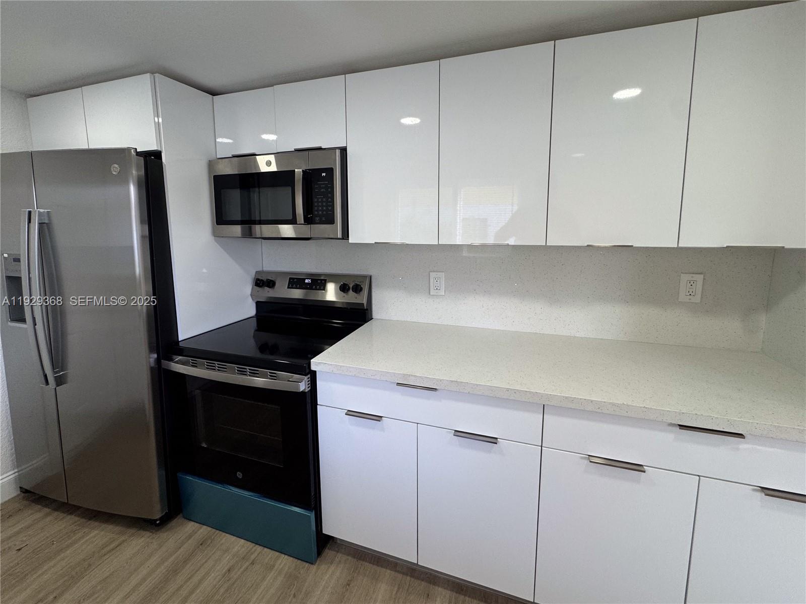648 West 10th Street Riviera Beach, FL 33404 - Photo 10 of 19 Gallery Image 10