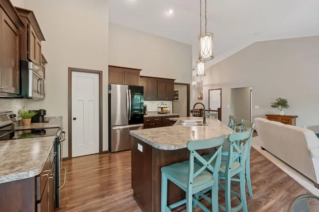 $539,900 | 959 239th Avenue Northwest, St. Francis, MN 55070