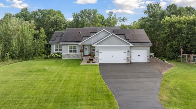 $539,900 | 959 239th Avenue Northwest, St. Francis, MN 55070