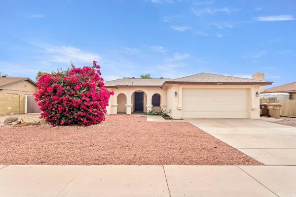 $2,200 | 7309 West Canterbury Drive, Peoria, AZ 85345