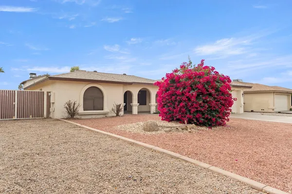 $2,200 | 7309 West Canterbury Drive, Peoria, AZ 85345