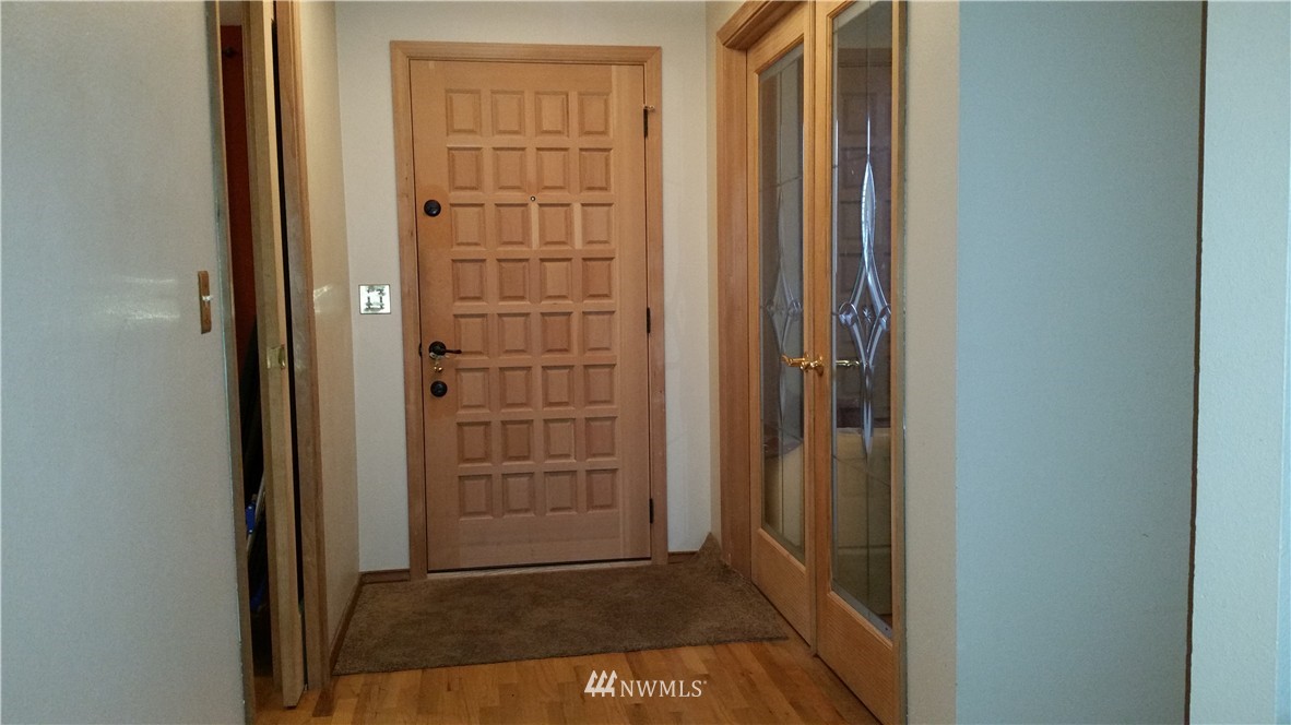 5104 163rd Place Southwest Edmonds, WA 98026 - Photo 4 of 16