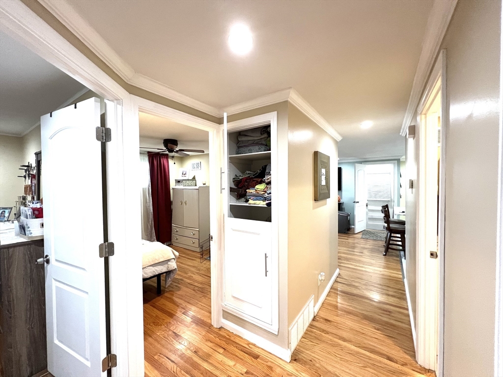 18 Shirley Road Springfield, MA 01109 - Photo 5 of 39