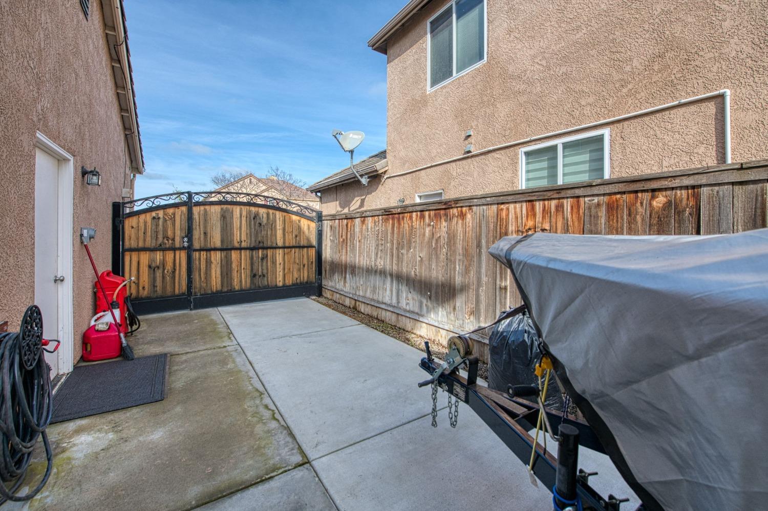 4626 North Arrow Ridge Way Clovis, CA 93619 - Photo 54 of 79
