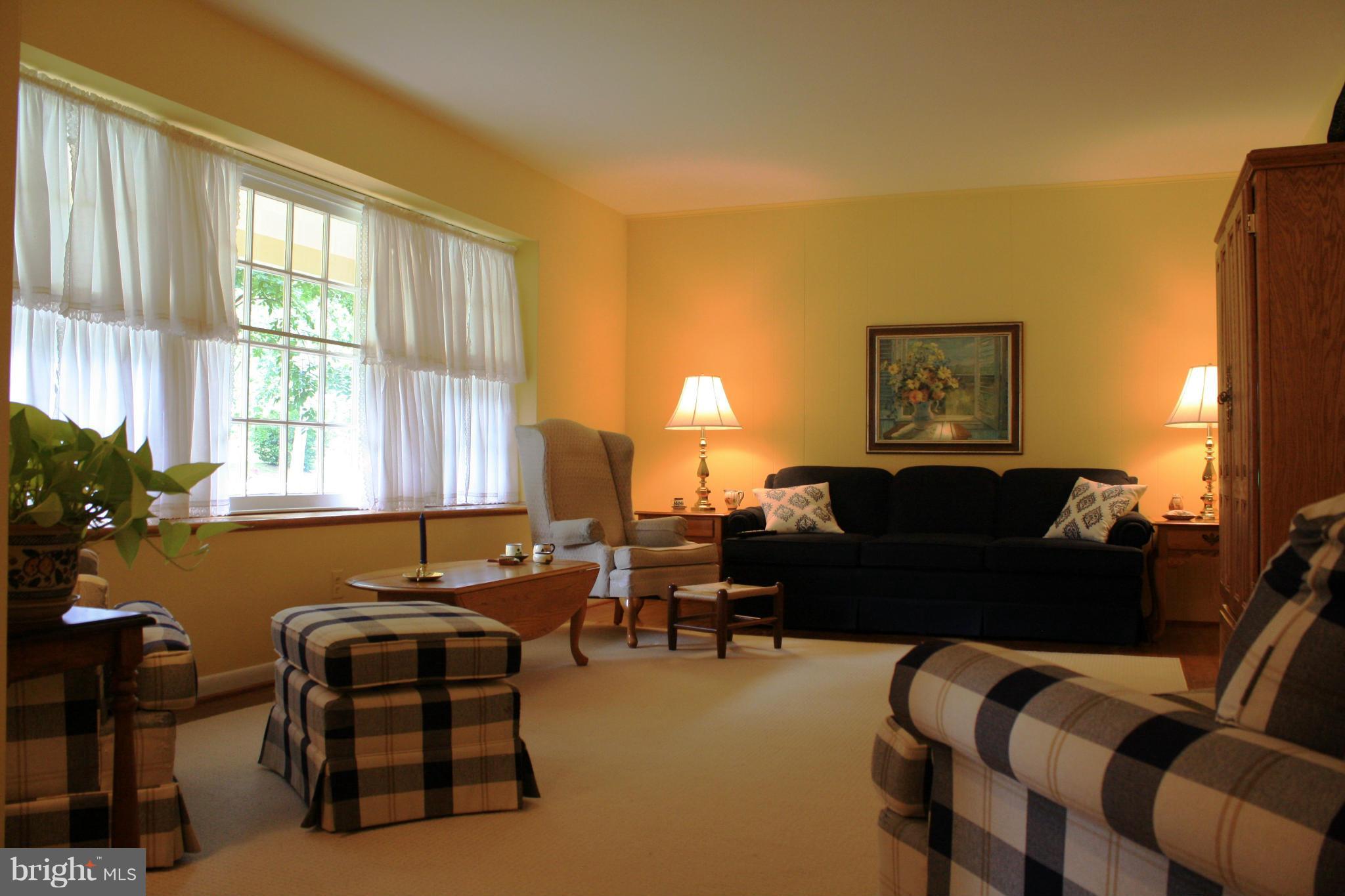209 Patann Road Lutherville-Timonium, MD 21093 - Photo 9 of 30 Living Room
