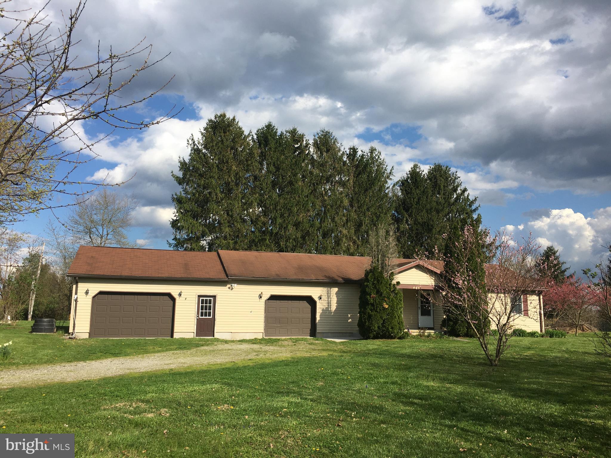 390 Sunset Road Orrtanna, PA 17353 - Photo 2 of 24 Gallery Image 2